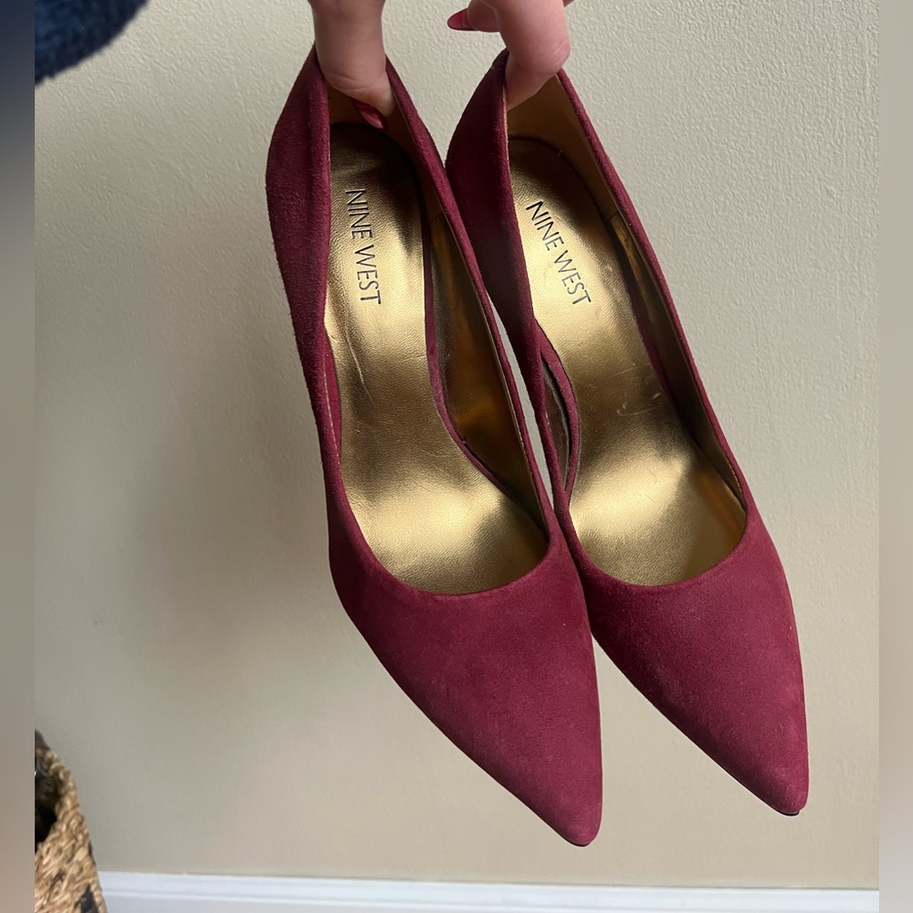 Burgundy Suede Nine West heels size 7